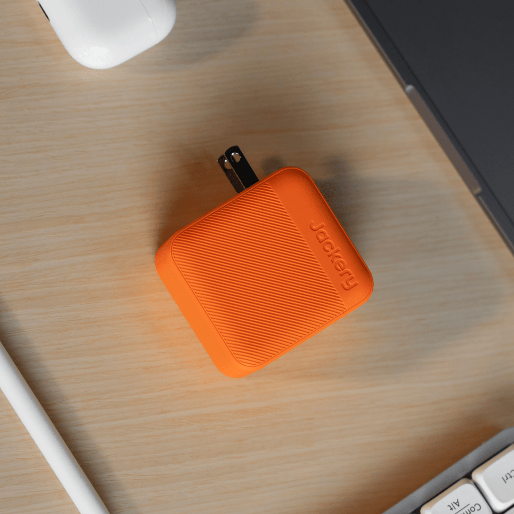 Jackery 102W GaN Three-Port Wall Charger