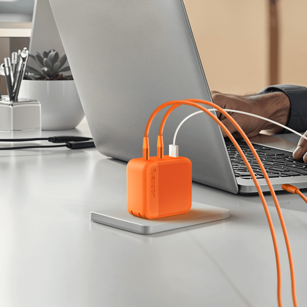 Jackery 102W GaN Three-Port Wall Charger