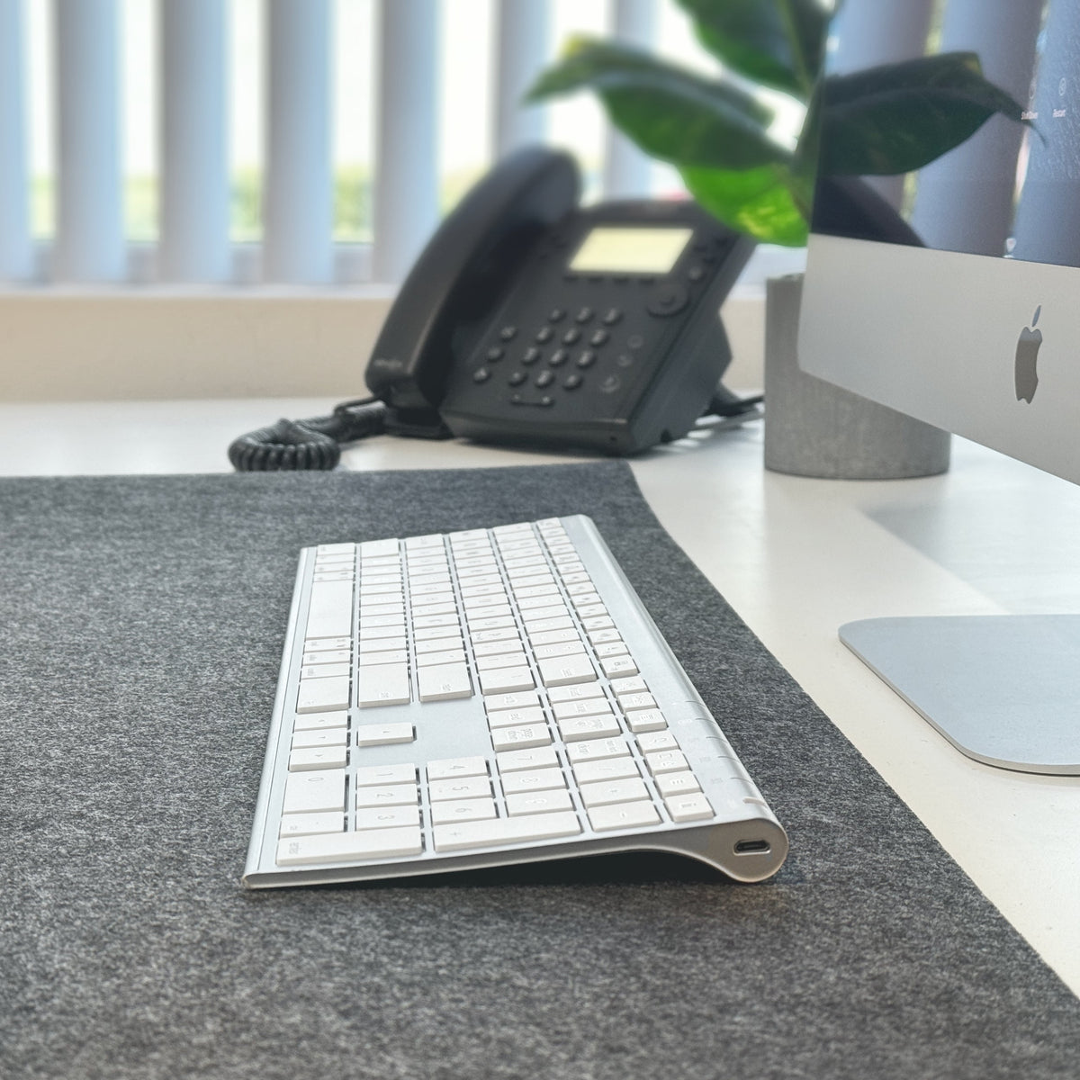 Macally Rechargeable Bluetooth Keyboard