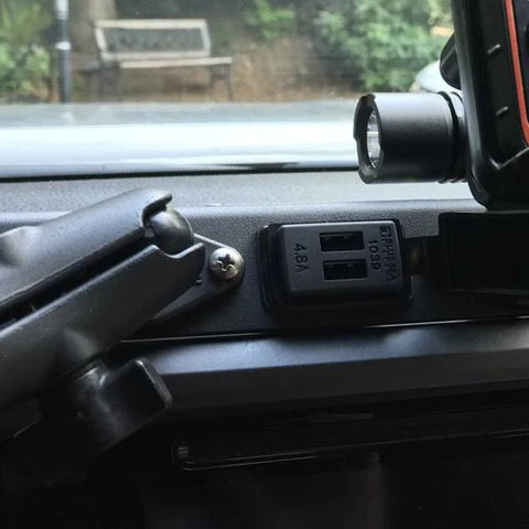 Expedition Essentials Vehicle Accessory Mount