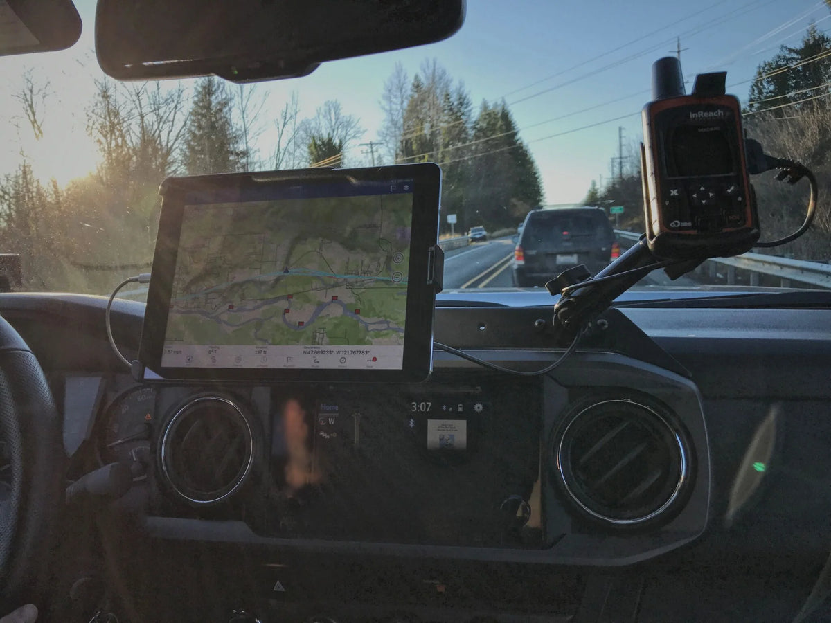 Expedition Essentials Vehicle Accessory Mount