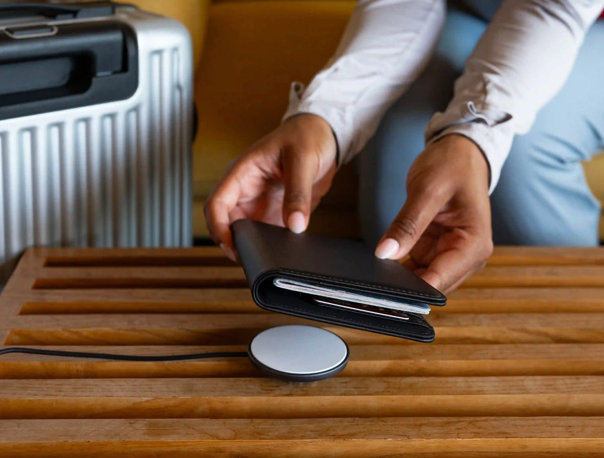 Satechi Bluetooth Tracking Passport Cover