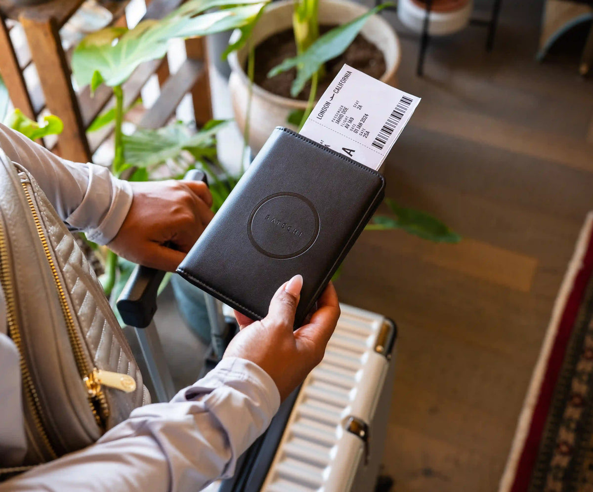 Satechi Bluetooth Tracking Passport Cover