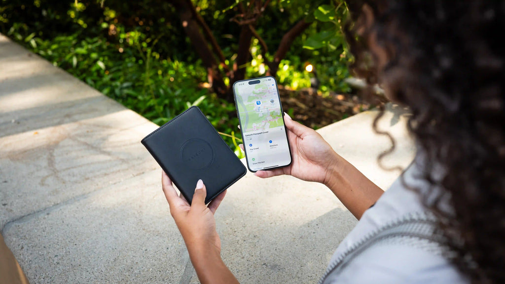 Satechi Bluetooth Tracking Passport Cover