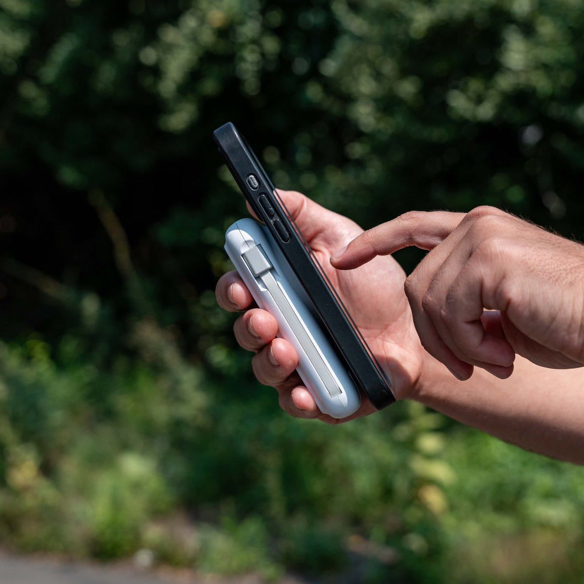 Tidalwave 10,000mAh Magnetic Power Bank with Built-In Cables