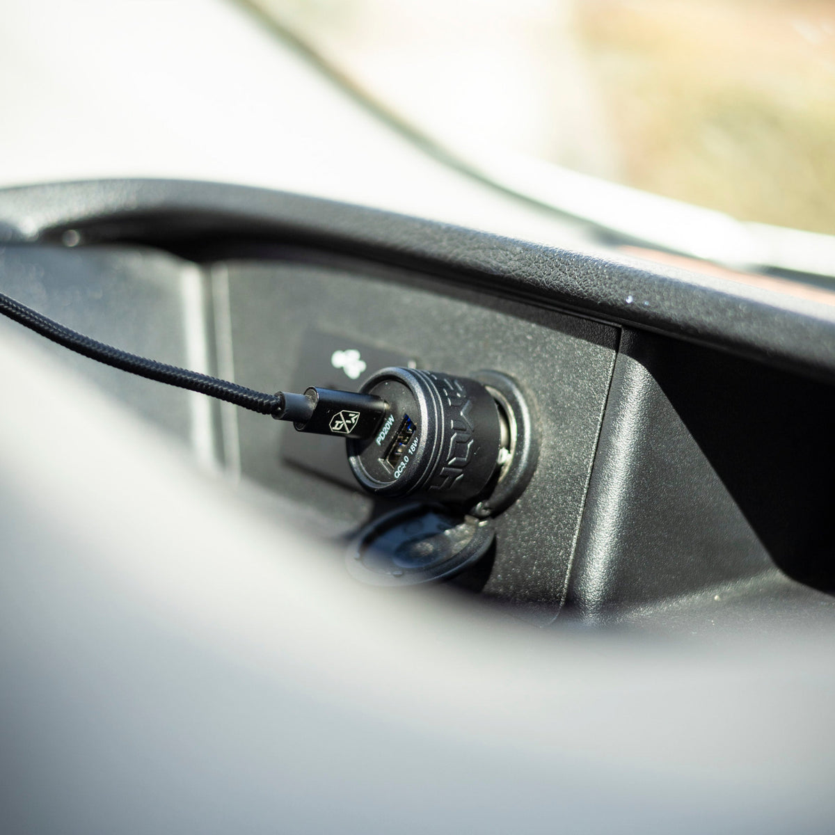 Mob Armor 38W Dual-Port Car Charger