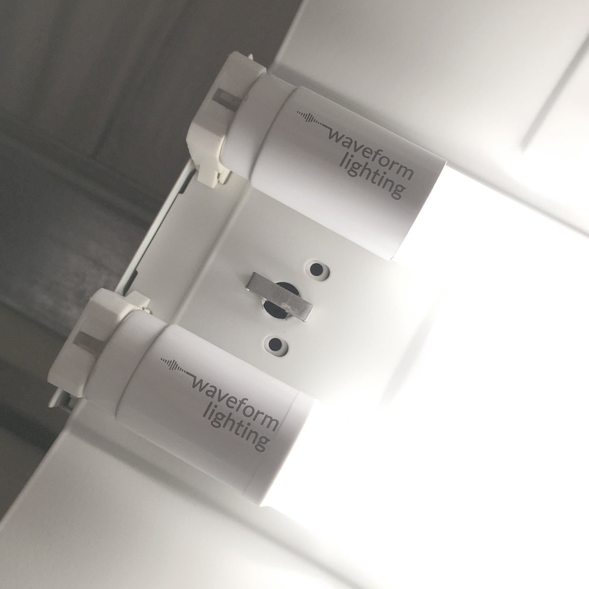 Waveform Lighting T8 LED Art Studio Tube