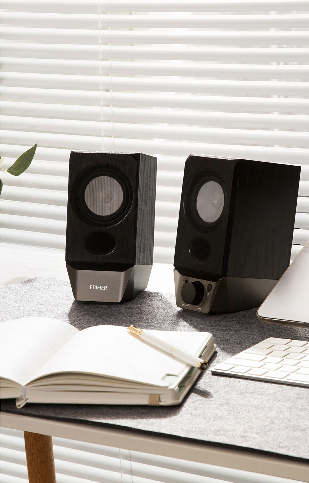 Edifier 2.0 Computer Speakers
