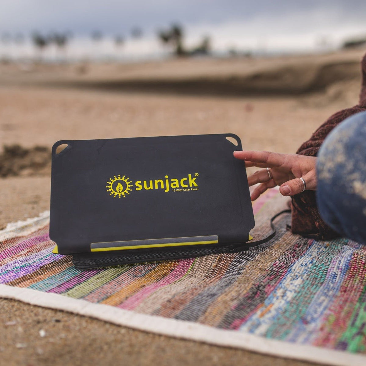 sunjack 25W Foldable Solar Panel Charger