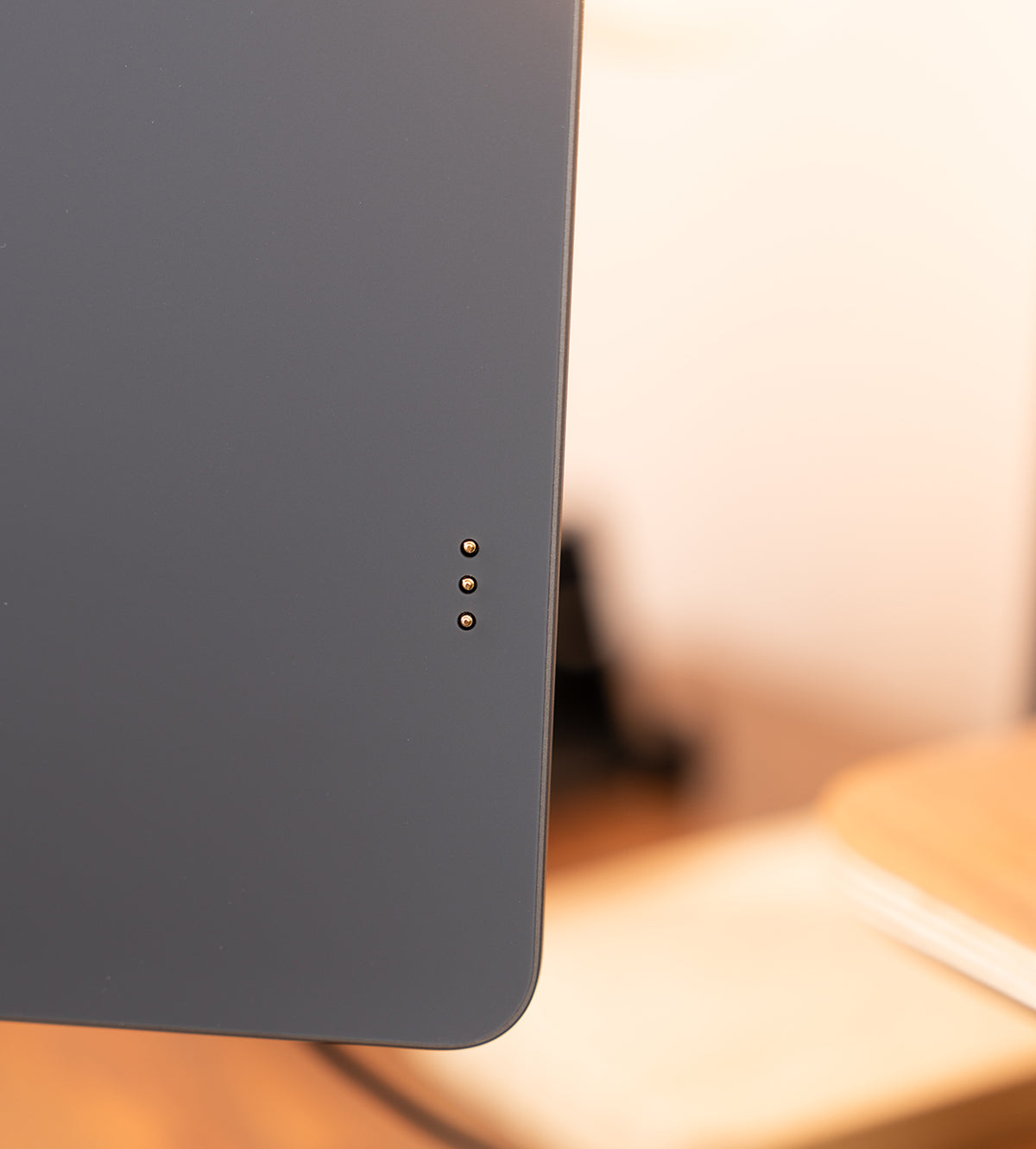 KUXIU iPad Magnetic Charging Stand